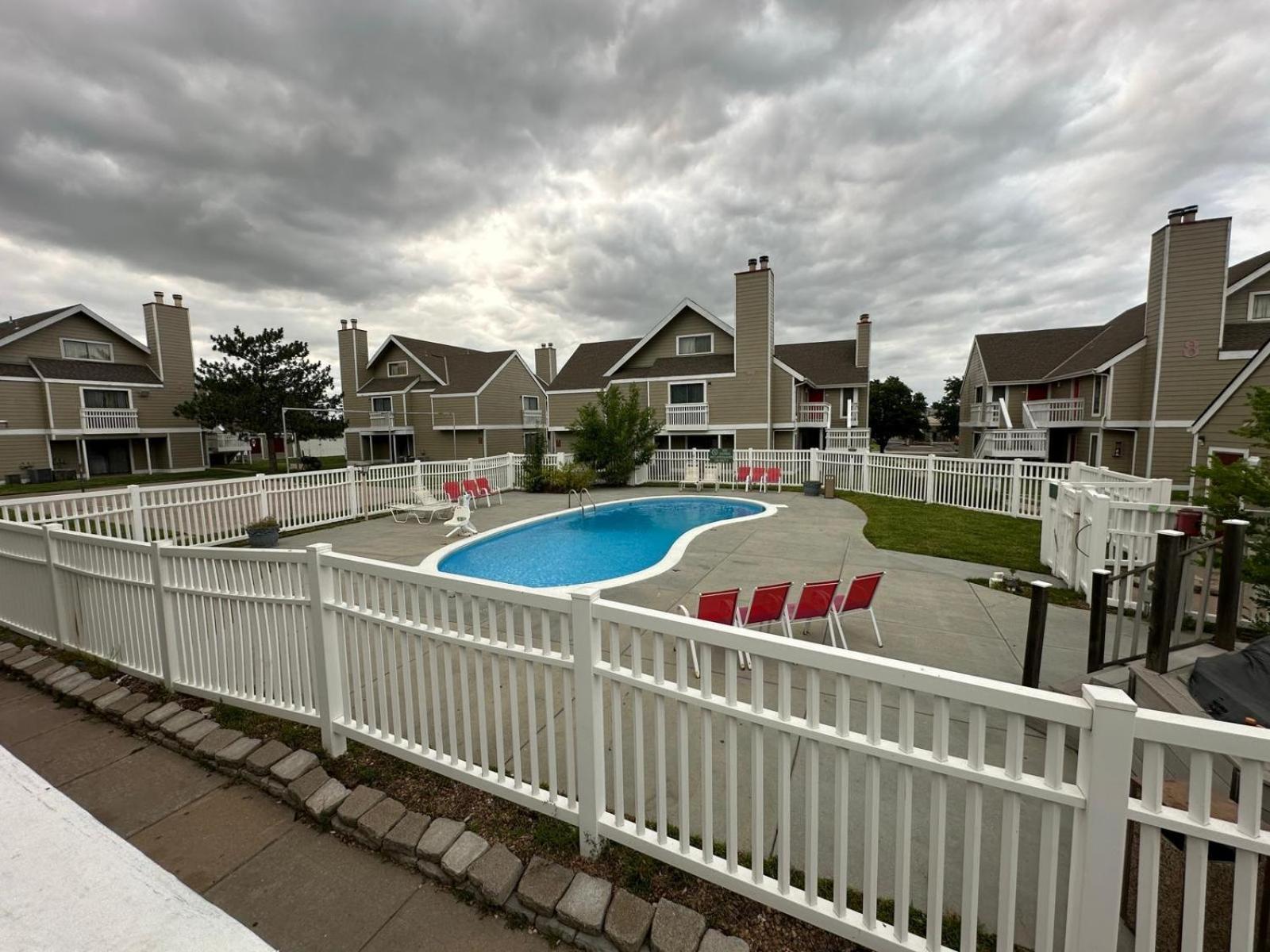 Hawthorn Extended Stay By Wyndham Вічіта Екстер'єр фото
